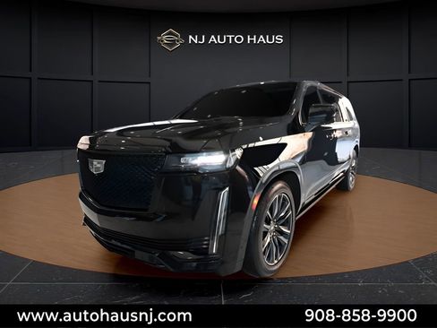 Used 2021 Cadillac Escalade ESV Sport w/ Driver Assist Tech Package image 4