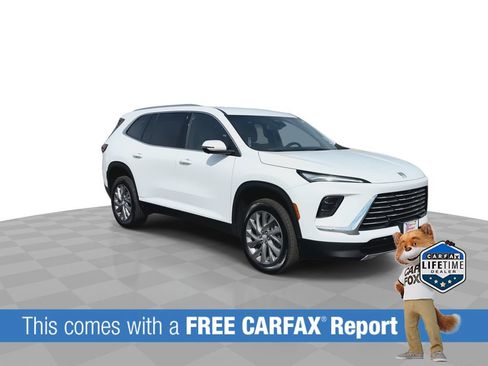Used 2026 Buick Enclave Preferred FWD image 2