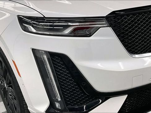 Used 2024 Cadillac XT6 Sport w/ Technology Package AWD/4WD image 36