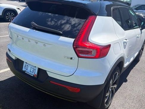 Used 2021 Volvo XC40 T5 R-Design w/ Climate Package AWD/4WD image 7
