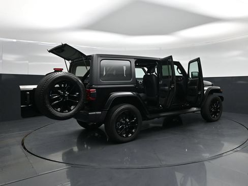 Used 2023 Jeep Wrangler Unlimited Sahara AWD/4WD image 5