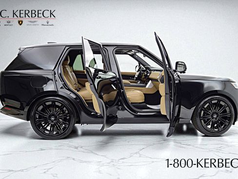 Used 2023 Land Rover Range Rover SE image 12