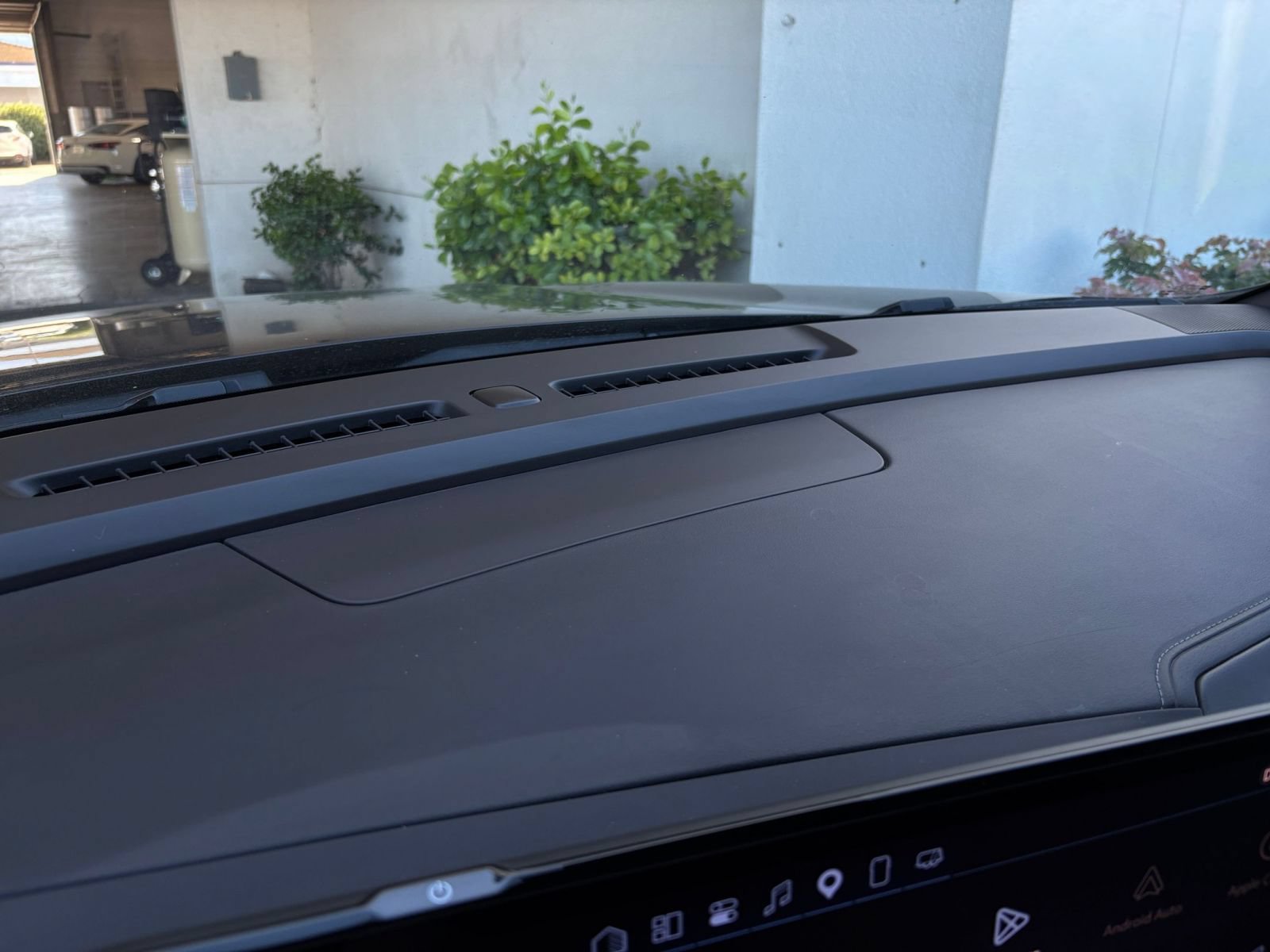 Used 2025 Chevrolet Tahoe Z71 AWD/4WD image 16