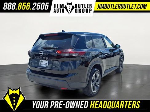 Used 2024 Nissan Rogue SV AWD/4WD image 2