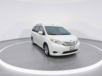 Used 2015 Toyota Sienna LE FWD video 2