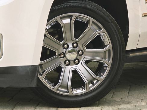 Used 2015 GMC Yukon Denali w/ Premium Package image 2