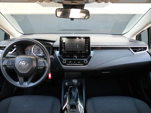 Used 2021 Toyota Corolla LE image 34