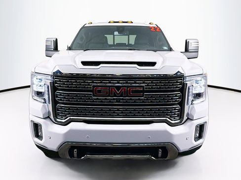 Used 2022 GMC Sierra 3500 Denali image 3