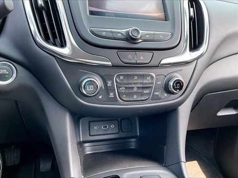Used 2024 Chevrolet Equinox LT FWD image 26