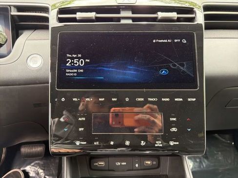 Certified 2024 Hyundai Tucson Limited AWD/4WD image 25