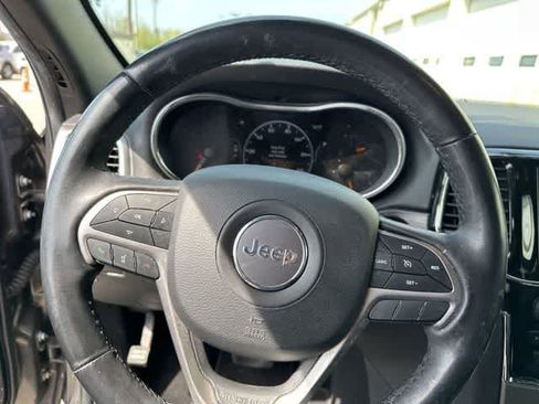 Used 2019 Jeep Grand Cherokee Limited image 11