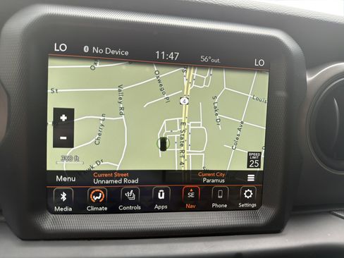 Used 2022 Jeep Wrangler Unlimited Sport AWD/4WD image 23