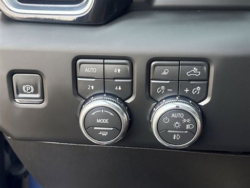 Certified 2026 GMC Sierra 3500 Denali Ultimate AWD/4WD image 18