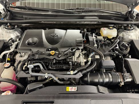 Used 2021 Toyota Avalon XSE image 9