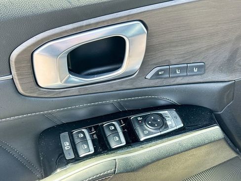 Certified 2025 Kia Sorento SX Prestige image 20