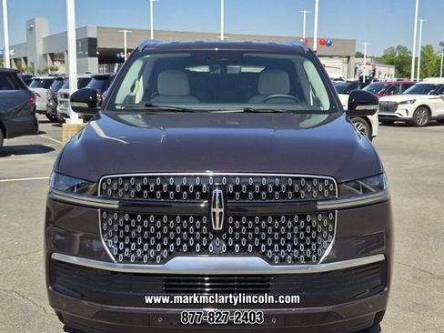 New 2026 Lincoln Navigator Premiere AWD/4WD image 14