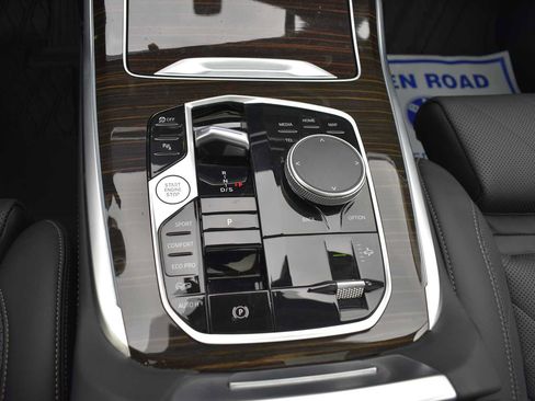 Used 2024 BMW X7 xDrive40i w/ Premium Package AWD/4WD image 25