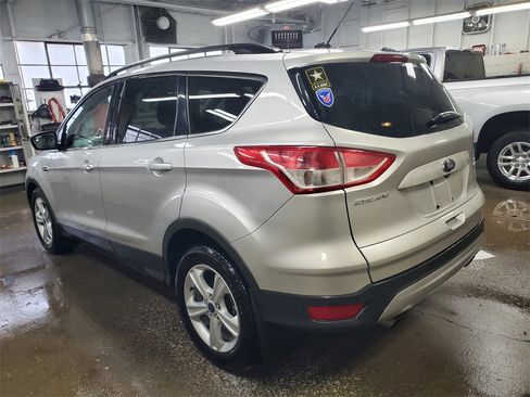 Used 2014 Ford Escape SE w/ Equipment Group 201A image 2