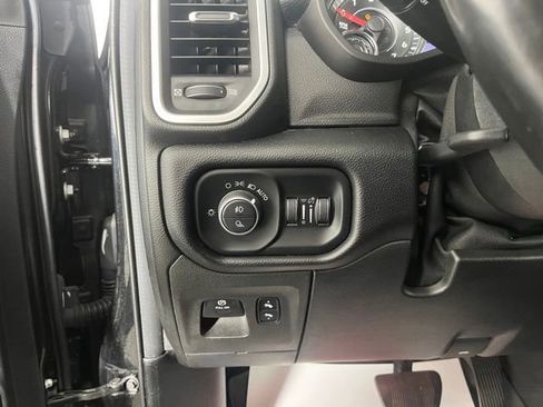 Used 2019 RAM 1500 Big Horn AWD/4WD image 18