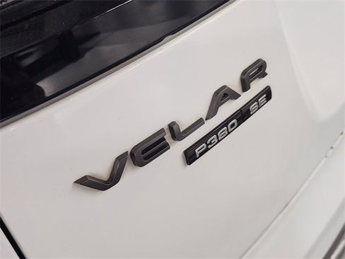 Used 2018 Land Rover Range Rover Velar R-Dynamic SE image 13
