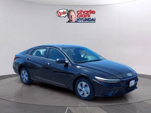 New 2026 Hyundai Elantra SE FWD image 7