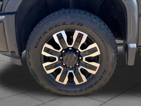 Used 2024 GMC Sierra 2500 Denali Ultimate AWD/4WD image 11