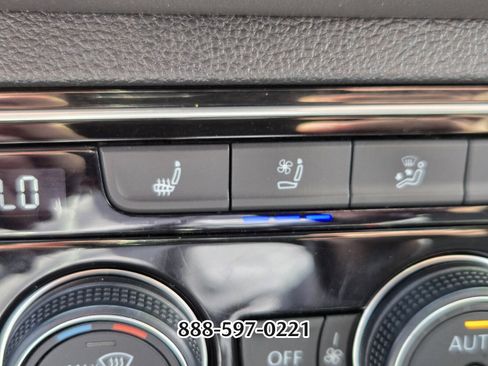 Used 2020 Volkswagen Atlas Cross Sport SEL Premium image 25