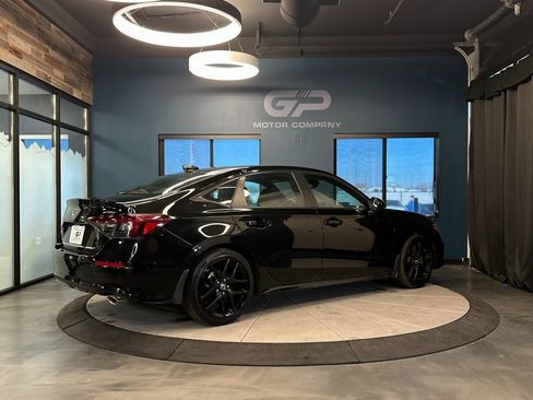 Used 2025 Honda Civic Sport image 3