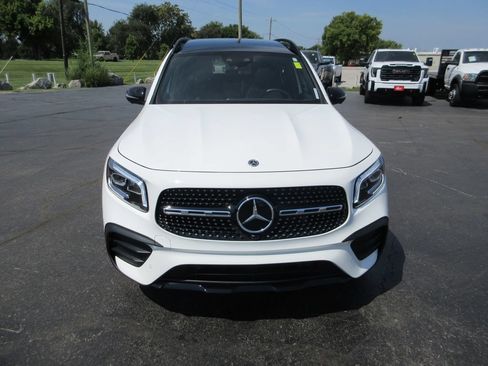 Used 2022 Mercedes-Benz GLB 250 4MATIC image 11