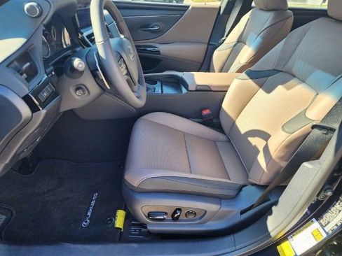 Used 2024 Lexus ES 300h w/ Premium Package FWD image 6