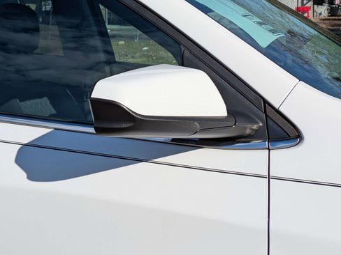 Certified 2023 Chevrolet Equinox LT FWD image 12