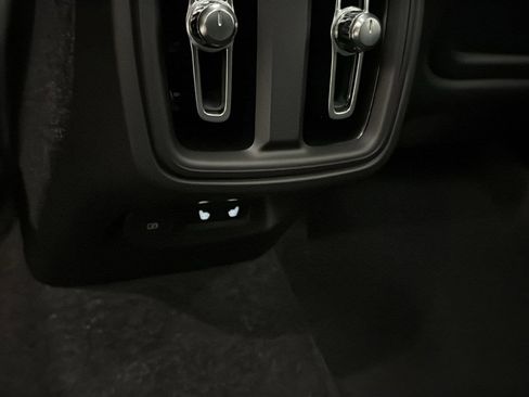 New 2026 Volvo XC40 B5 Ultra w/ Climate Package image 28