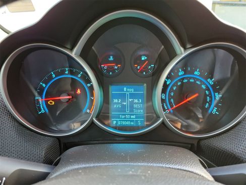 Used 2014 Chevrolet Cruze Eco image 13