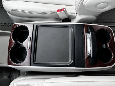 Used 2013 Toyota Sienna XLE image 21