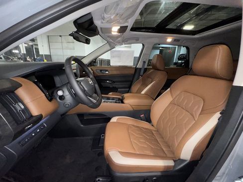 New 2026 Nissan Pathfinder Platinum AWD/4WD image 26
