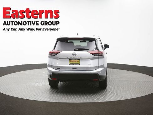 Used 2024 Nissan Rogue S AWD/4WD image 38