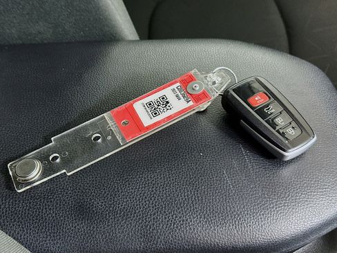 Used 2023 Toyota RAV4 XLE FWD image 33