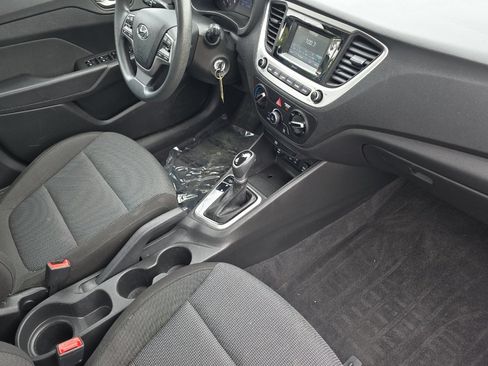 Used 2021 Hyundai Accent SE FWD image 12