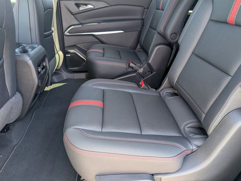 New 2026 Chevrolet Traverse RS image 8