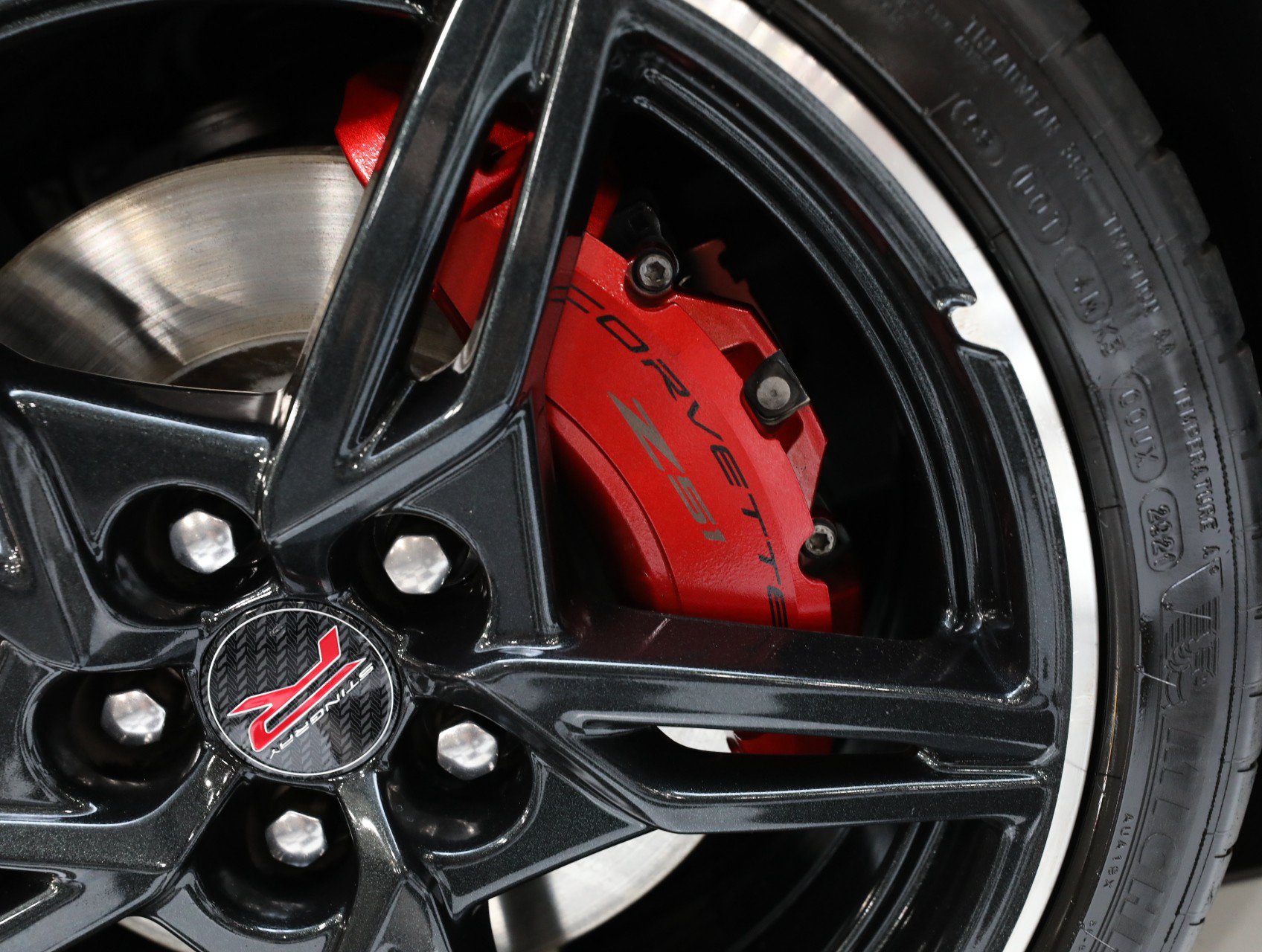 Used 2021 Chevrolet Corvette Stingray Premium Conv w/ Z51 Performance Package RWD image 40