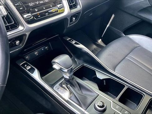 Used 2023 Kia Sorento S w/ Panoramic Sunroof Package FWD image 23