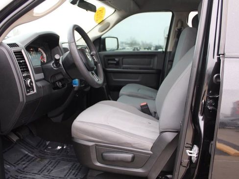 Used 2018 RAM 1500 Express w/ Black Ram 1500 Express Group image 15