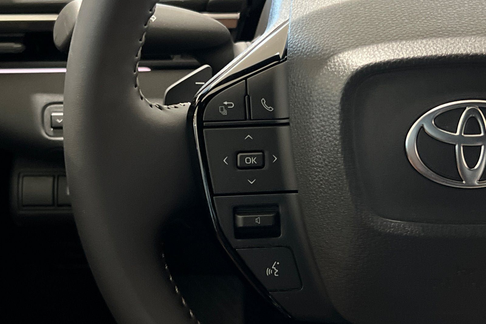 New 2026 Toyota C-HR AWD/4WD image 25