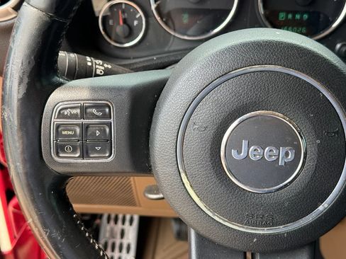 Used 2012 Jeep Wrangler Sahara w/ Connectivity Group AWD/4WD image 15