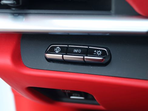 Used 2023 Chevrolet Corvette Stingray Premium Conv w/ Z51 Performance Package image 16