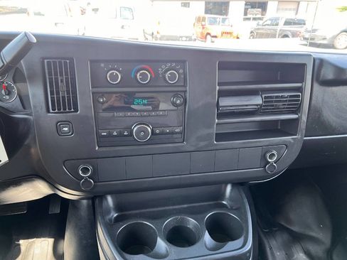Used 2014 Chevrolet Express 3500 image 12