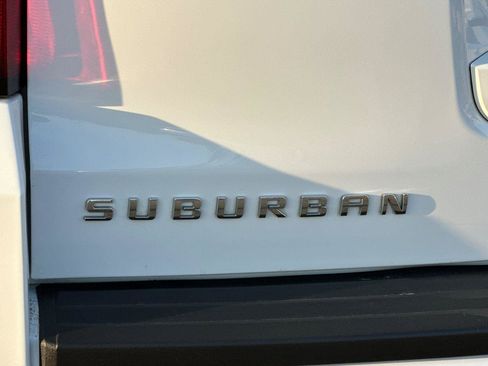 Used 2019 Chevrolet Suburban LT image 28