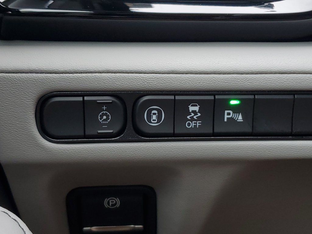 Certified 2026 Acura MDX w/ Technology Package FWD image 31