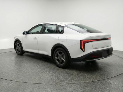 Used 2025 Kia K4 FWD image 6