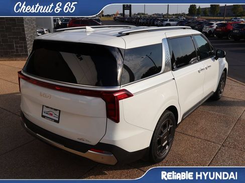 Used 2025 Kia Carnival SX FWD image 6